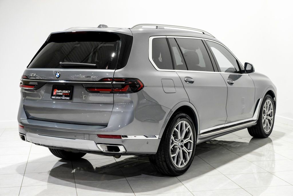 Used 2024 BMW X7 xDrive40i w/ Premium Package AWD/4WD image 4
