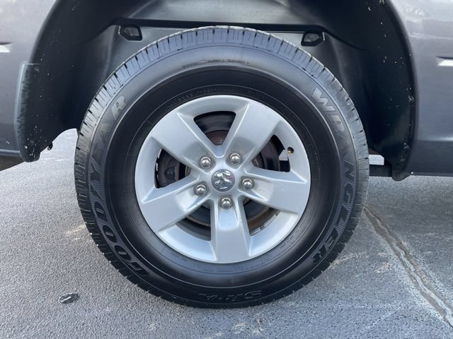 Used 2016 RAM 1500 Express RWD image 9