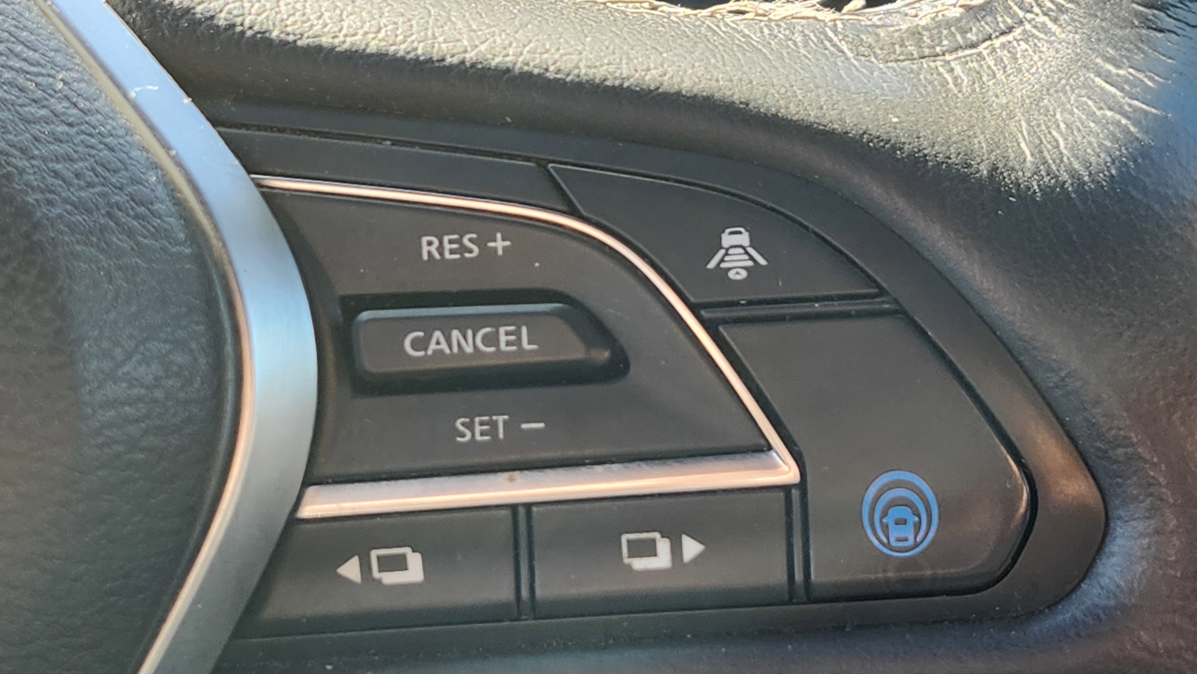 Used 2019 INFINITI QX50 Essential image 38