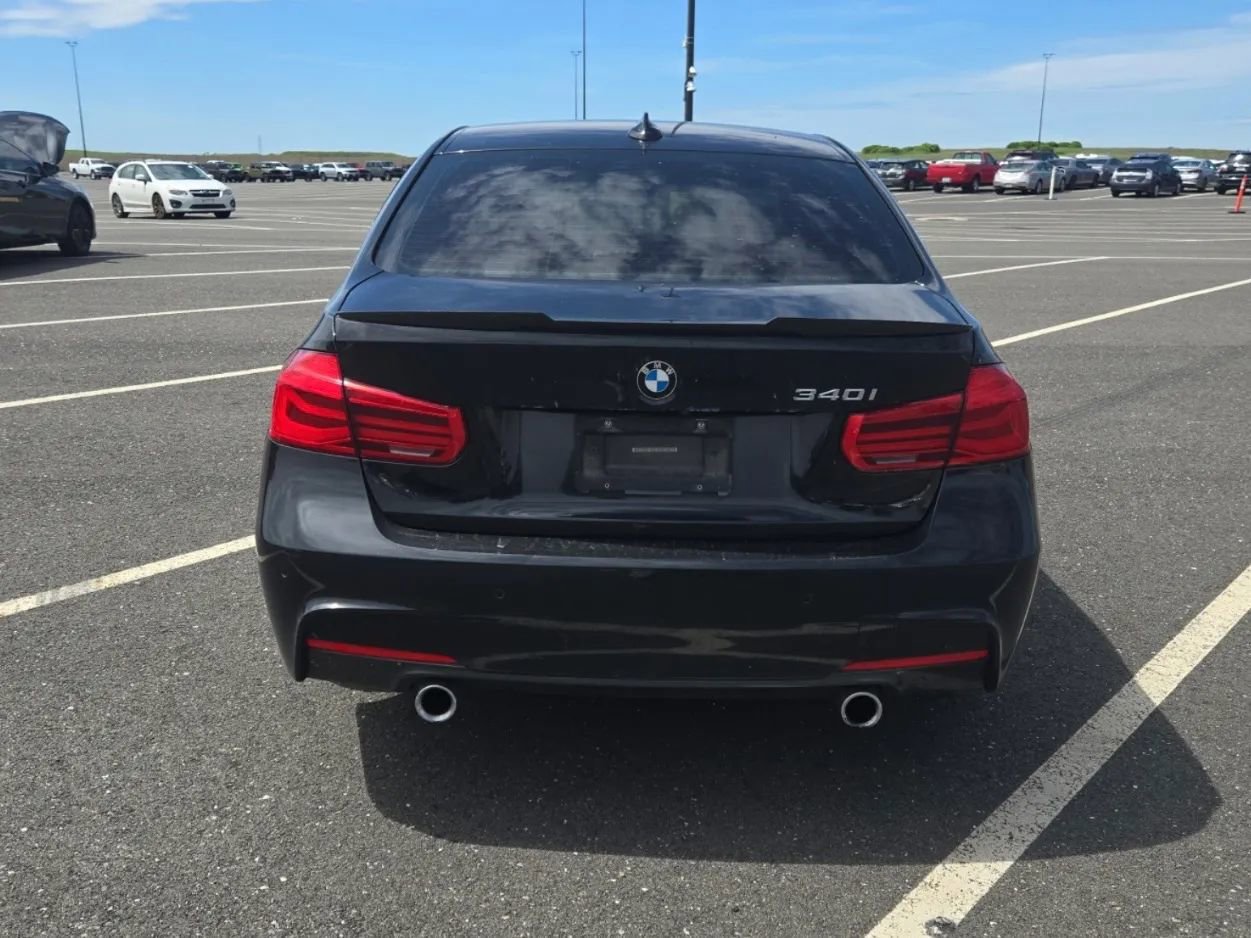 Used 2017 BMW 340i Sedan RWD image 5
