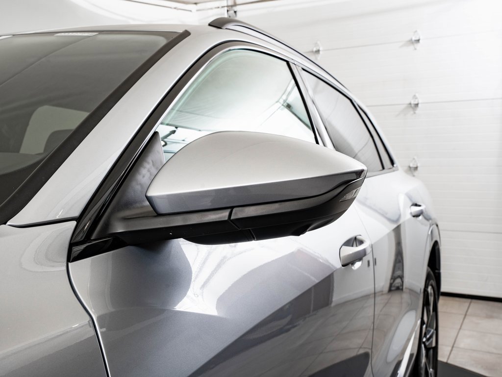 Used 2022 Audi e-tron Premium w/ Convenience Plus Package image 17