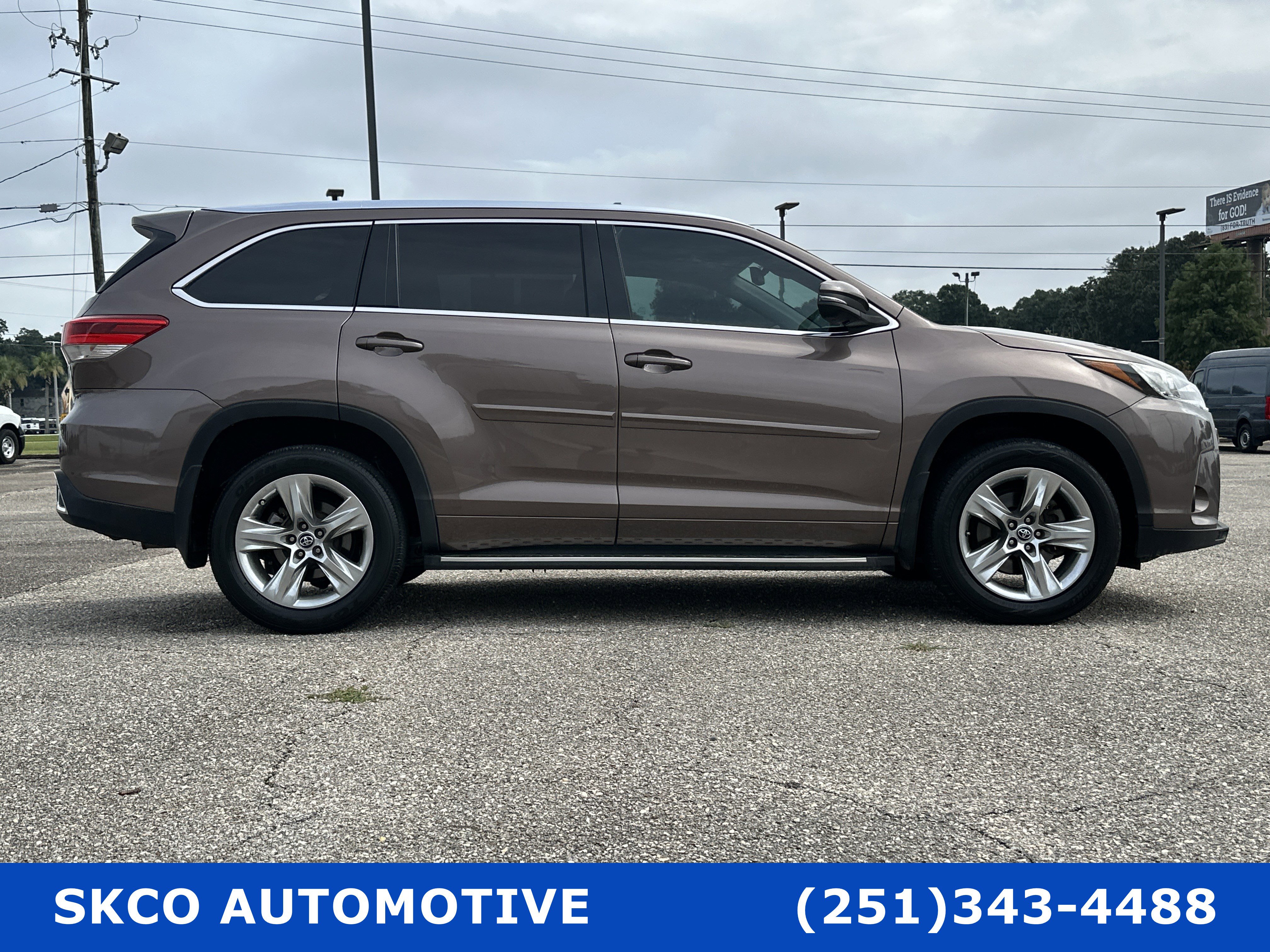 Used 2017 Toyota Highlander Limited image 6