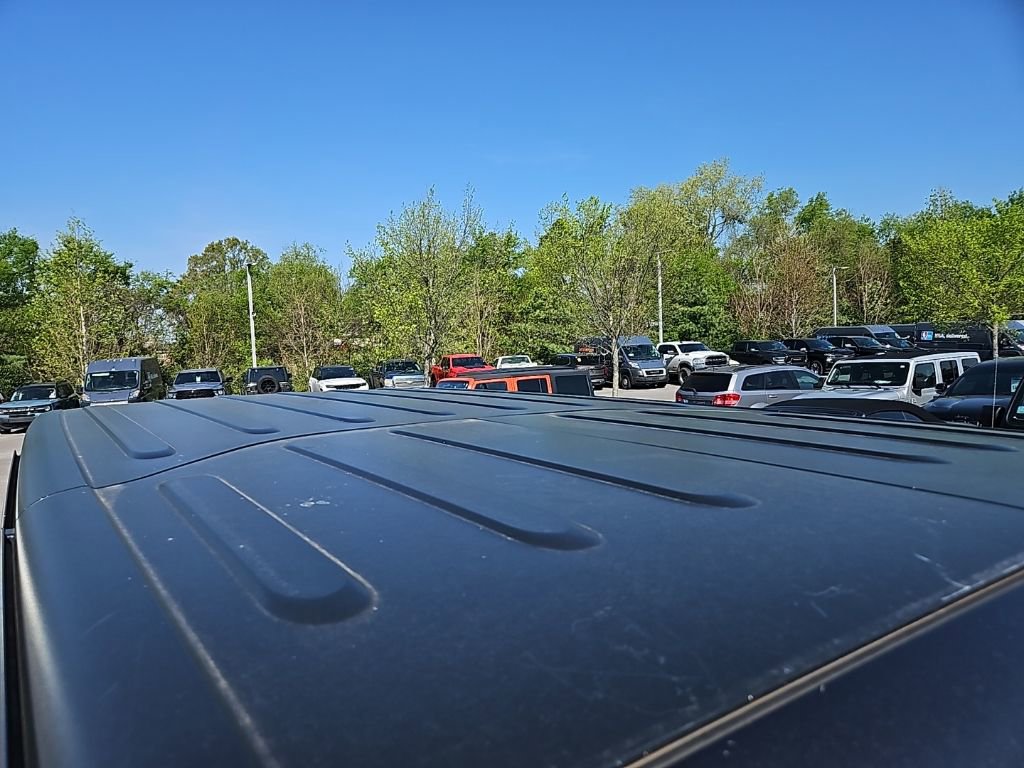 Used 2017 Jeep Wrangler Unlimited Sahara image 9