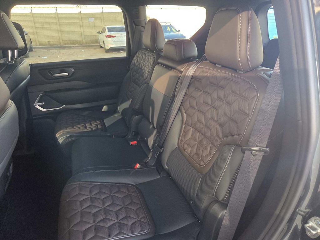New 2026 Nissan Armada Platinum AWD/4WD image 17