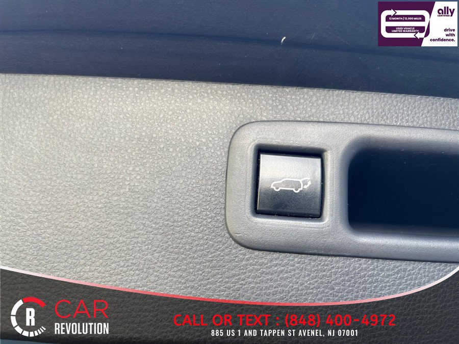 Used 2022 Toyota Highlander XLE AWD/4WD image 11