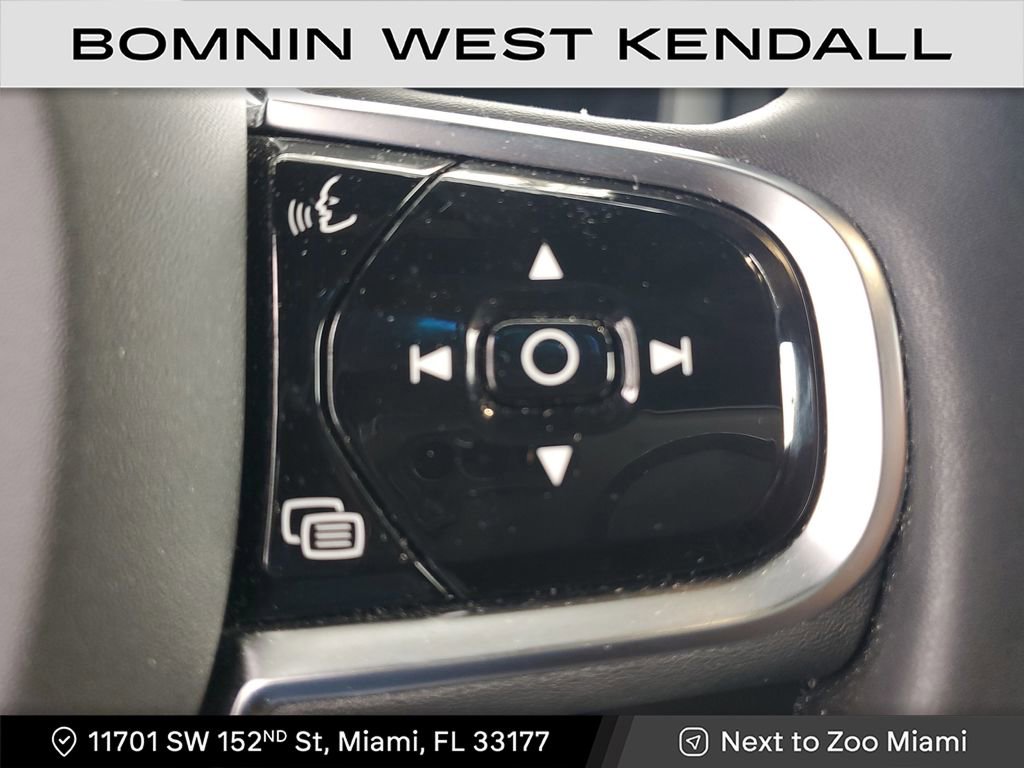 Used 2023 Volvo XC60 T8 Plus image 18