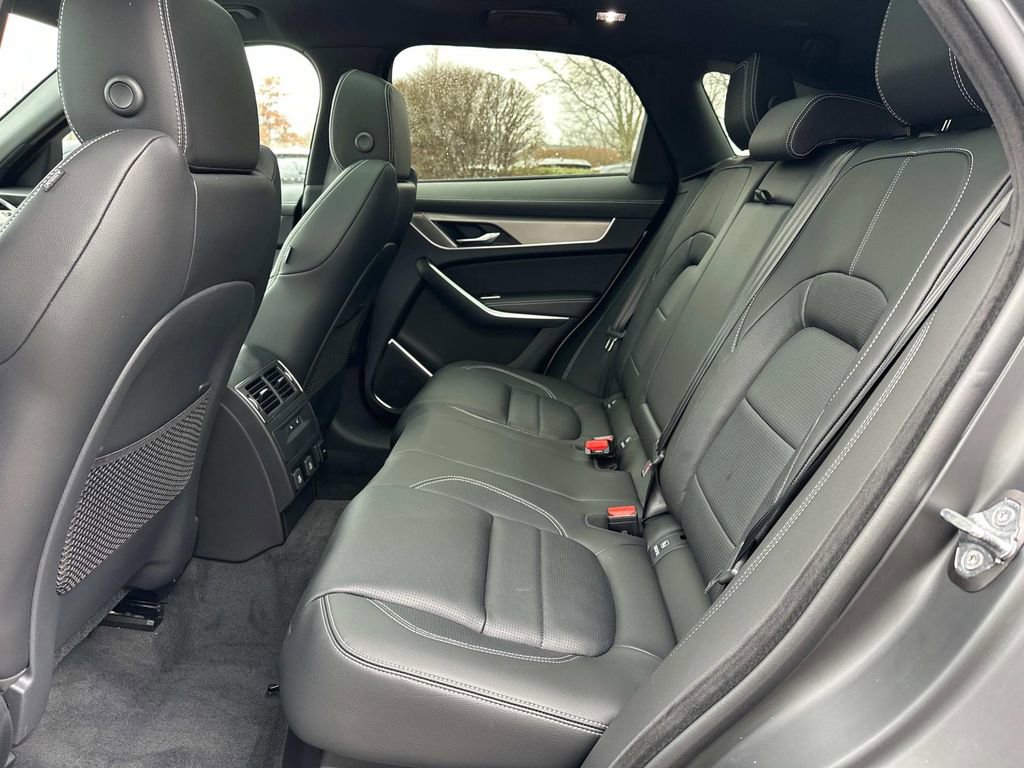New 2025 Jaguar F-PACE R-Dynamic S image 27