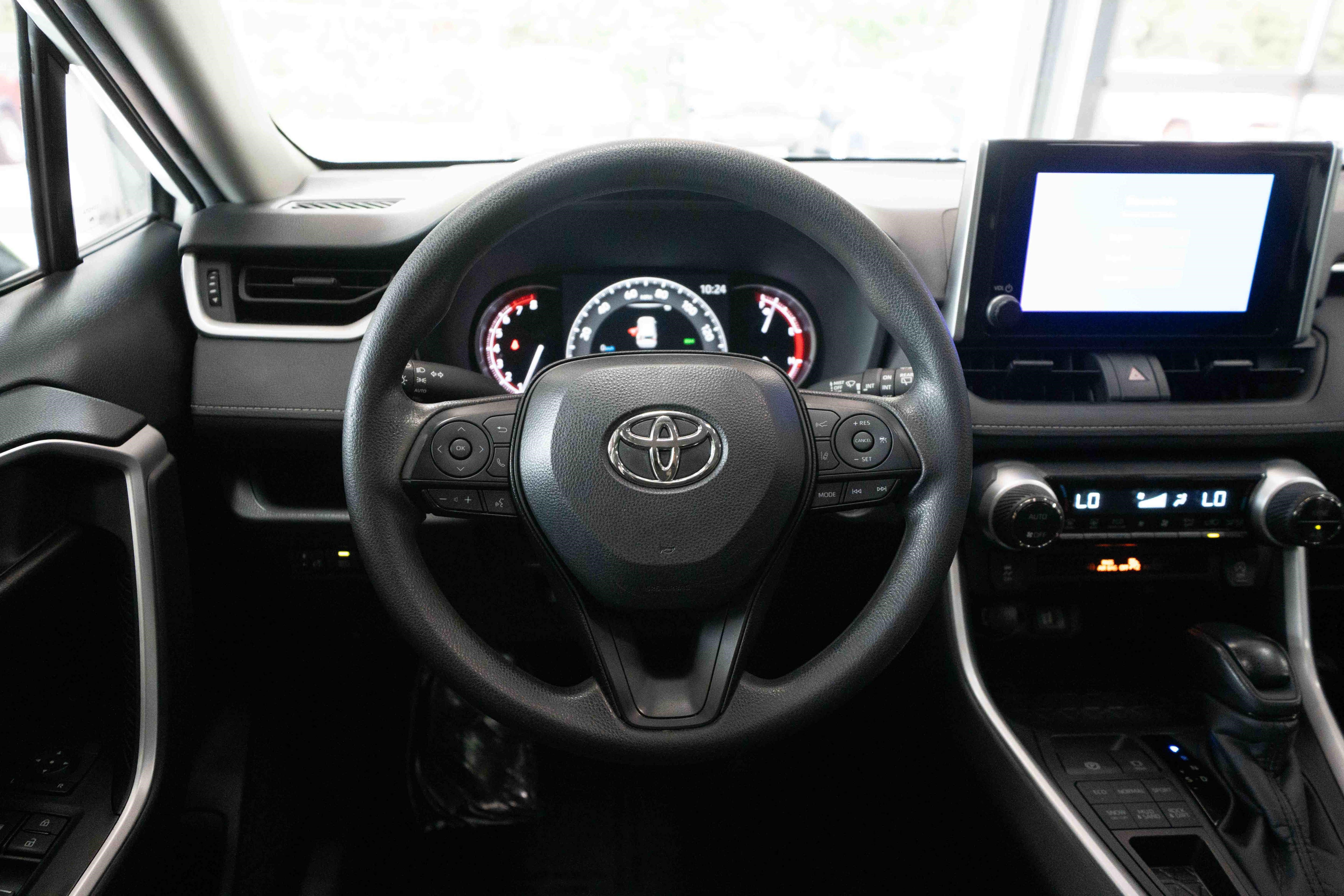 Used 2023 Toyota RAV4 XLE AWD/4WD image 21
