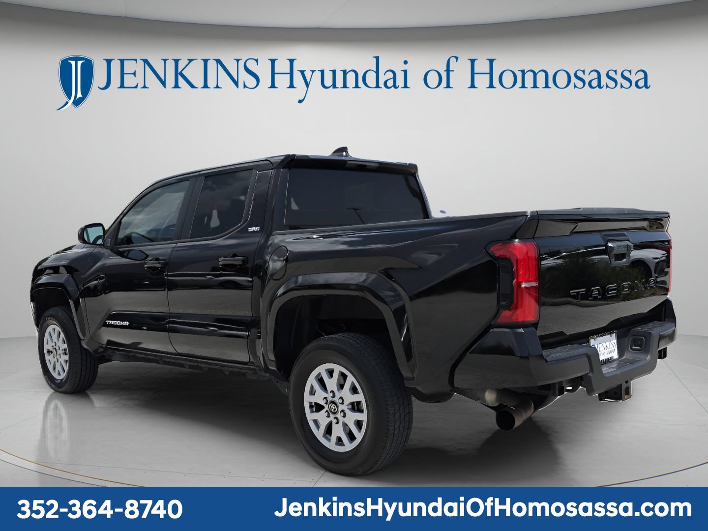 Used 2024 Toyota Tacoma SR5 RWD image 7
