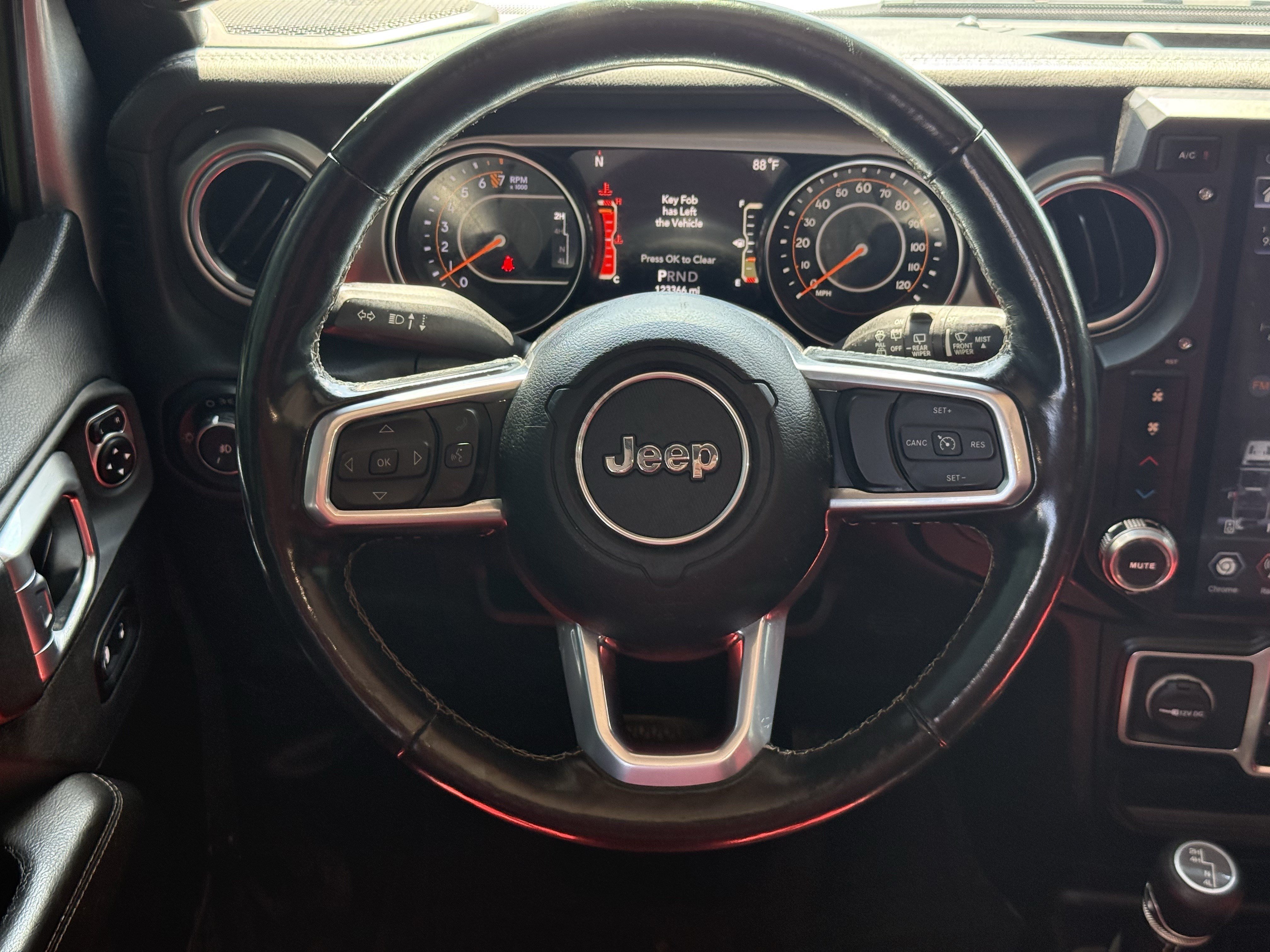 Used 2020 Jeep Wrangler Unlimited Sahara AWD/4WD image 15
