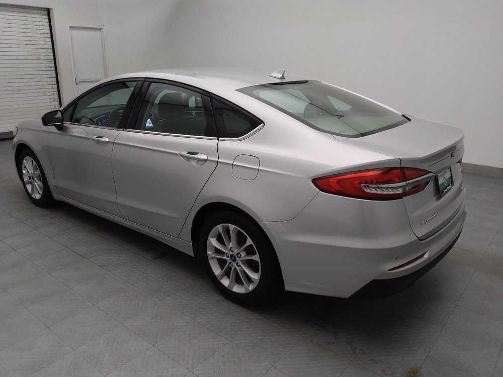 Used 2019 Ford Fusion SE image 3