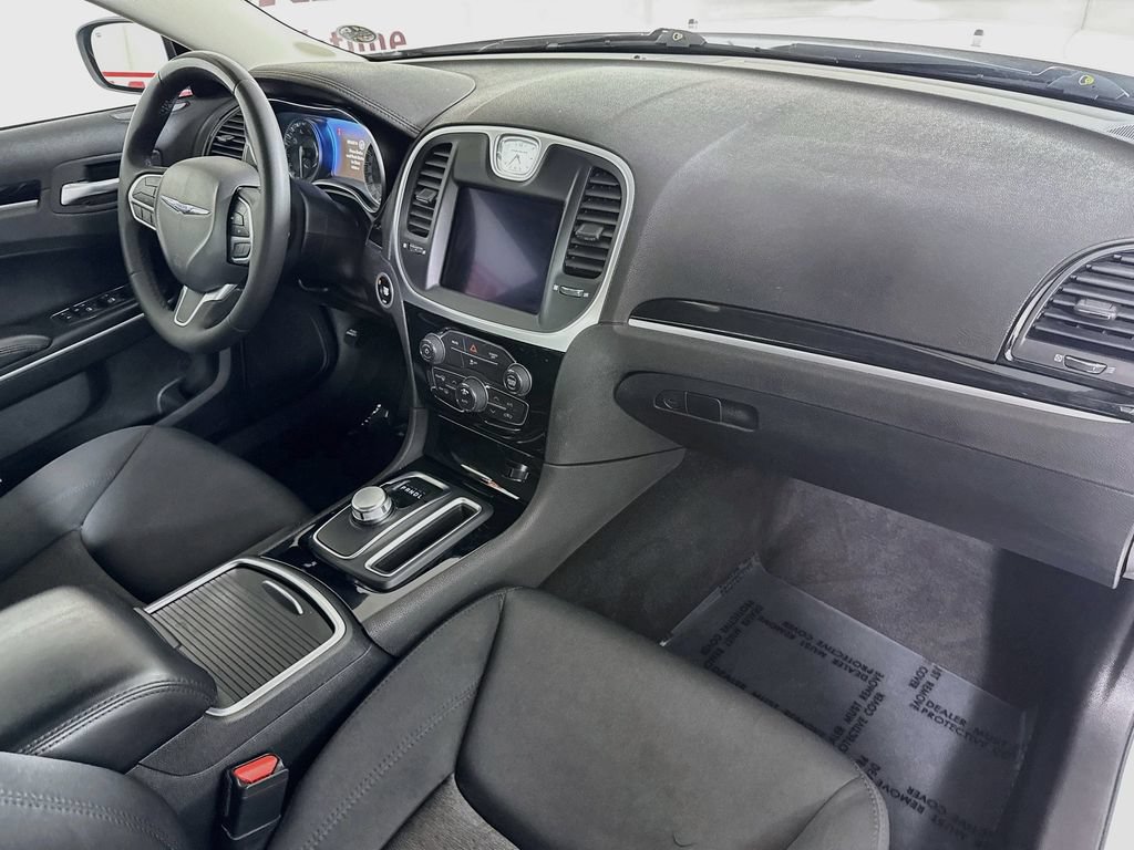 Used 2023 Chrysler 300 Touring w/ Sport Appearance Package RWD image 30