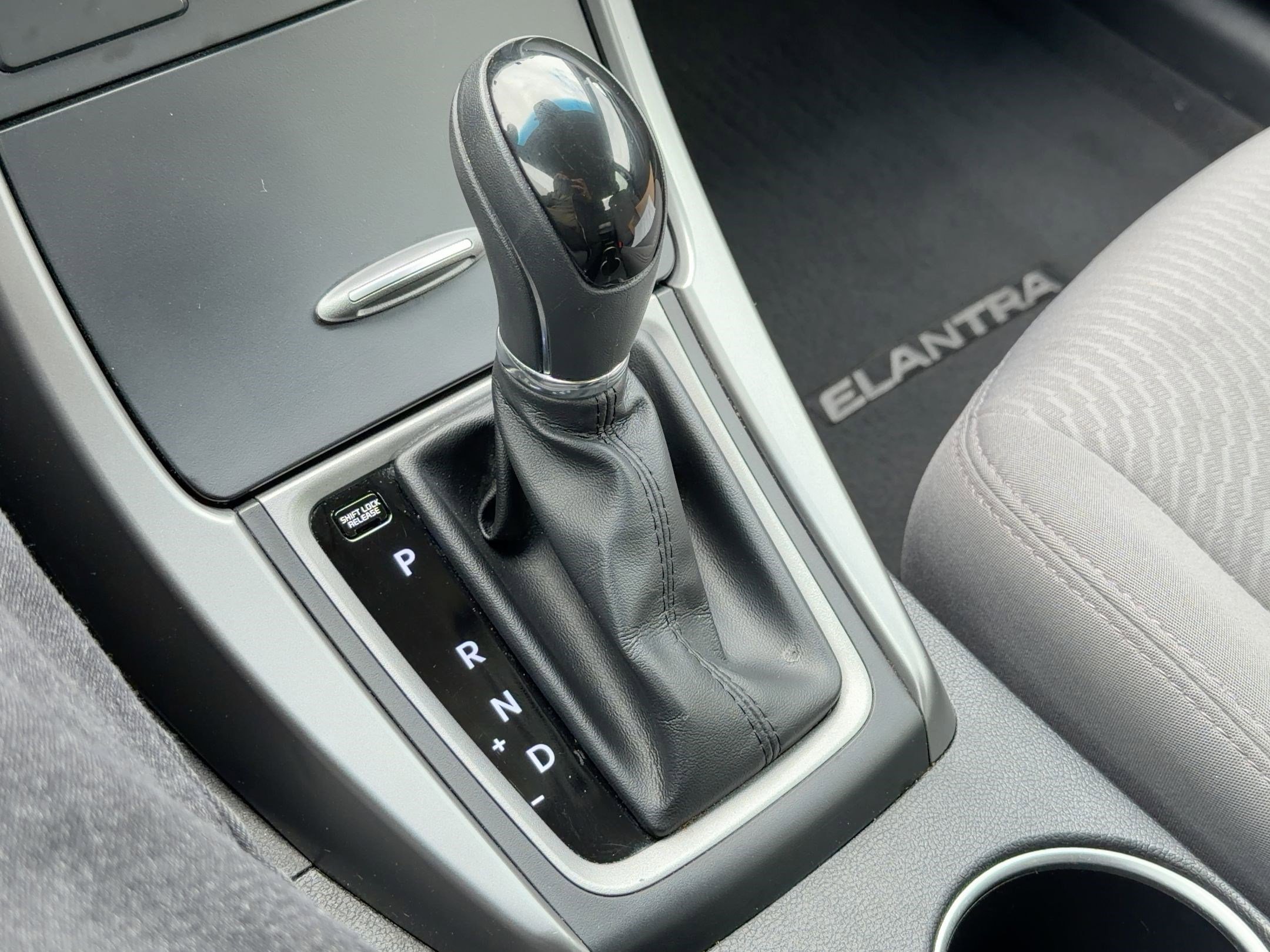 Used 2015 Hyundai Elantra SE w/ Option Group 02 image 15