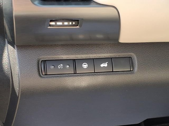 Used 2025 Nissan Pathfinder SL FWD image 19