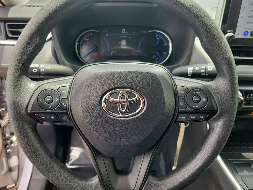 Used 2025 Toyota RAV4 LE AWD/4WD image 17