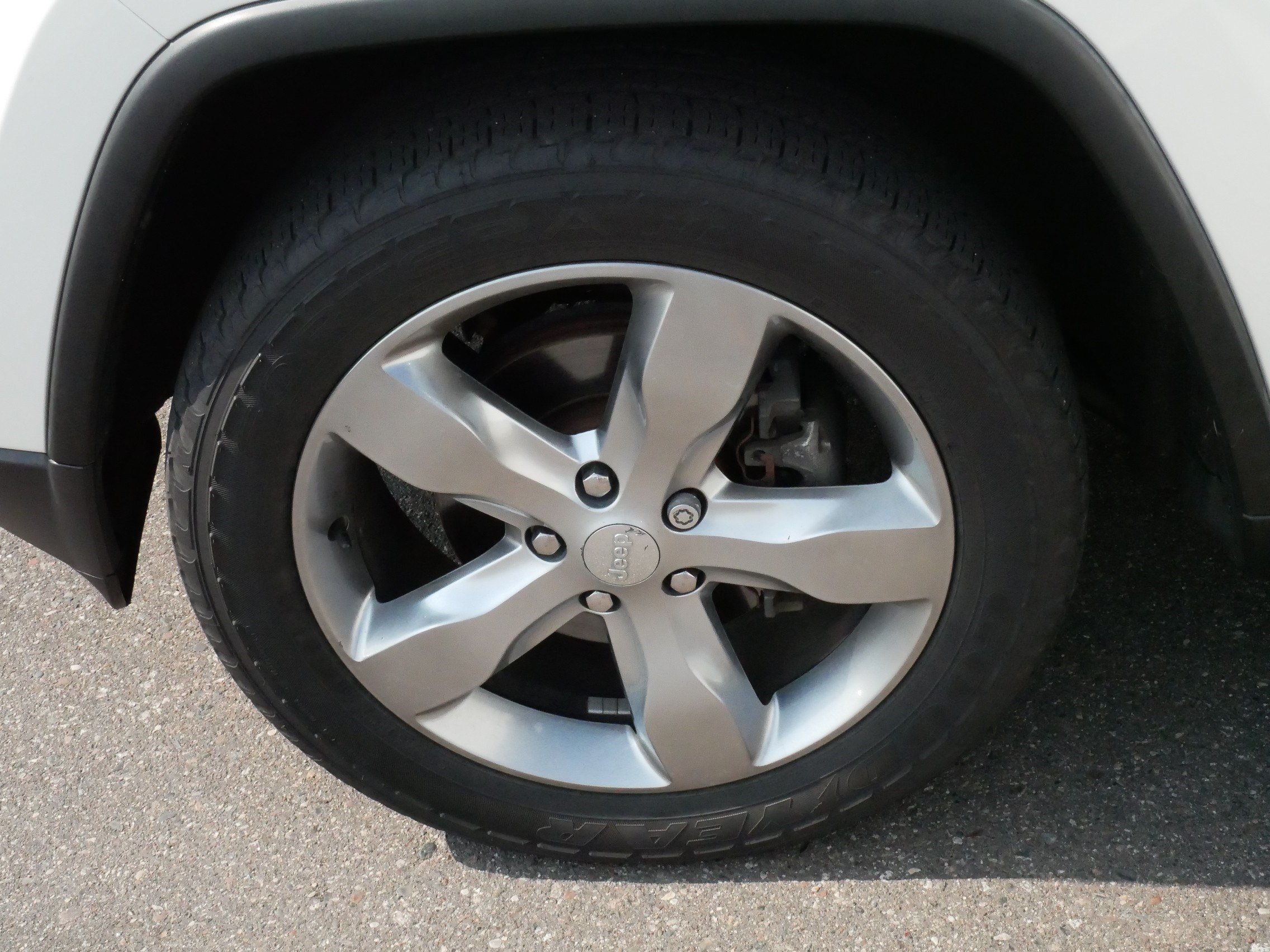 Used 2011 Jeep Grand Cherokee Limited w/ Trailer Tow Group AWD/4WD image 15