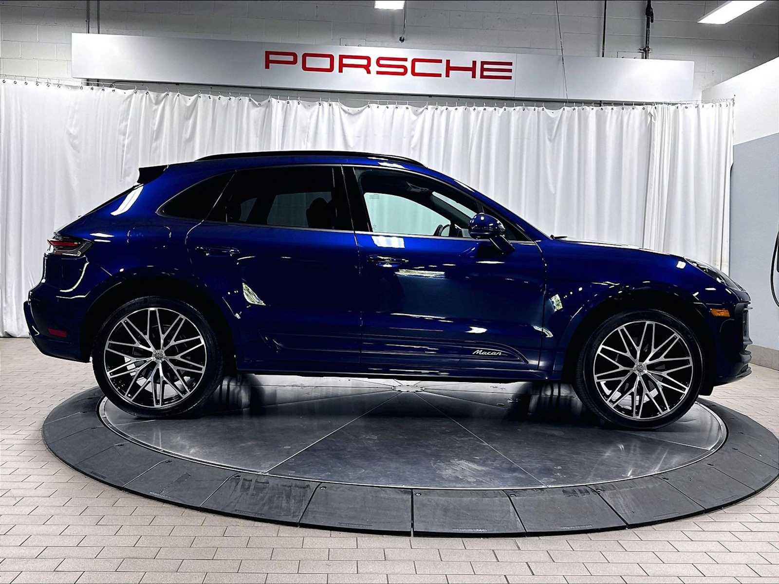 Used 2026 Porsche Macan AWD/4WD image 10