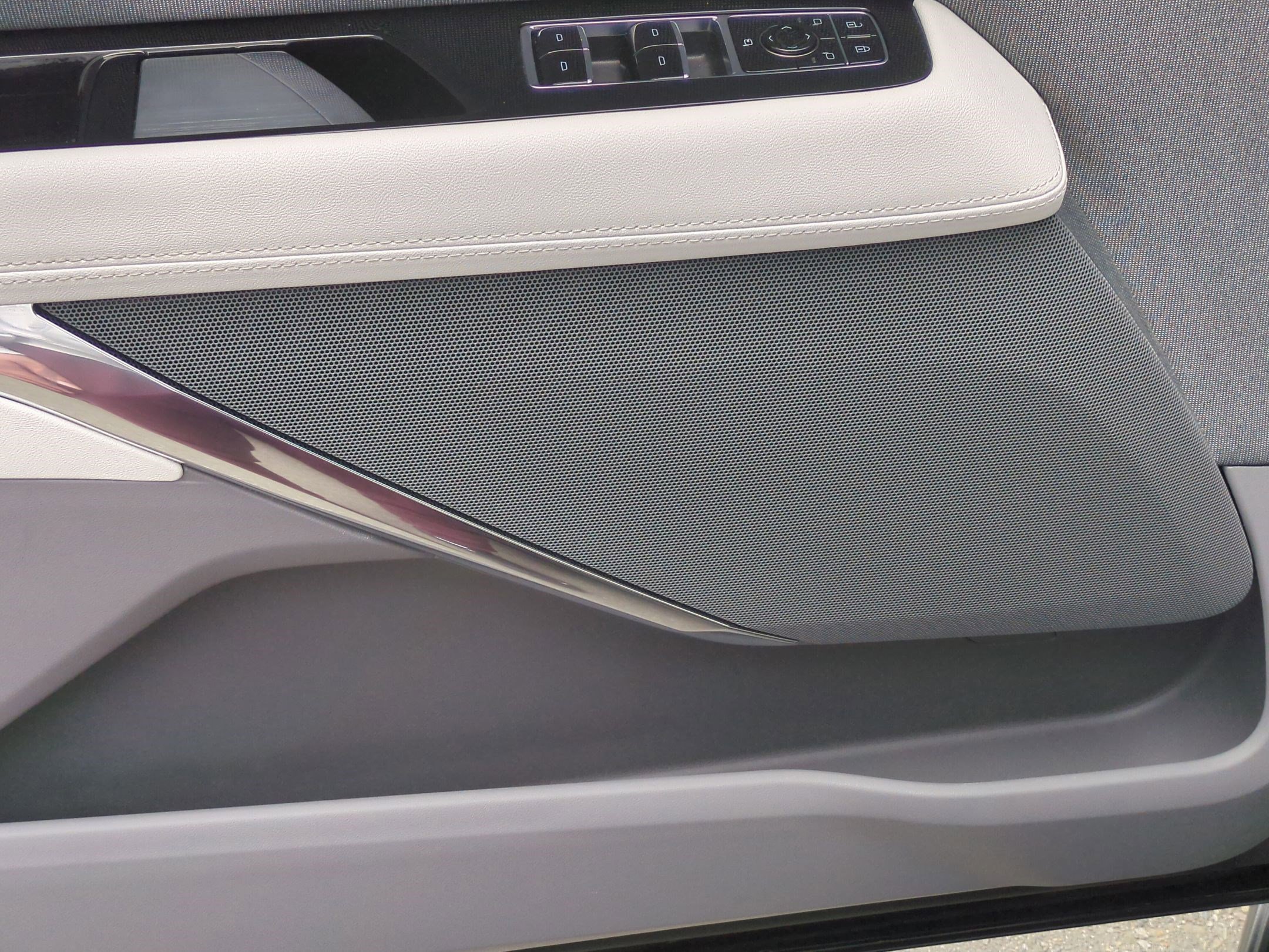 Used 2025 Cadillac Escalade IQ Sport 1 w/ Smart Trailering package image 13