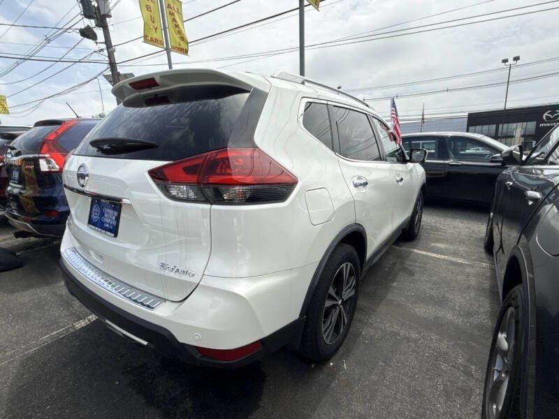 Used 2019 Nissan Rogue SV w/ Premium Package AWD/4WD image 5
