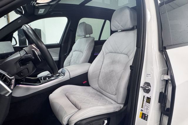 Used 2025 BMW X5 xDrive50e w/ M Sport Package image 19