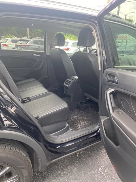 Used 2024 Volkswagen Tiguan SE w/ Panoramic Sunroof Package AWD/4WD image 11