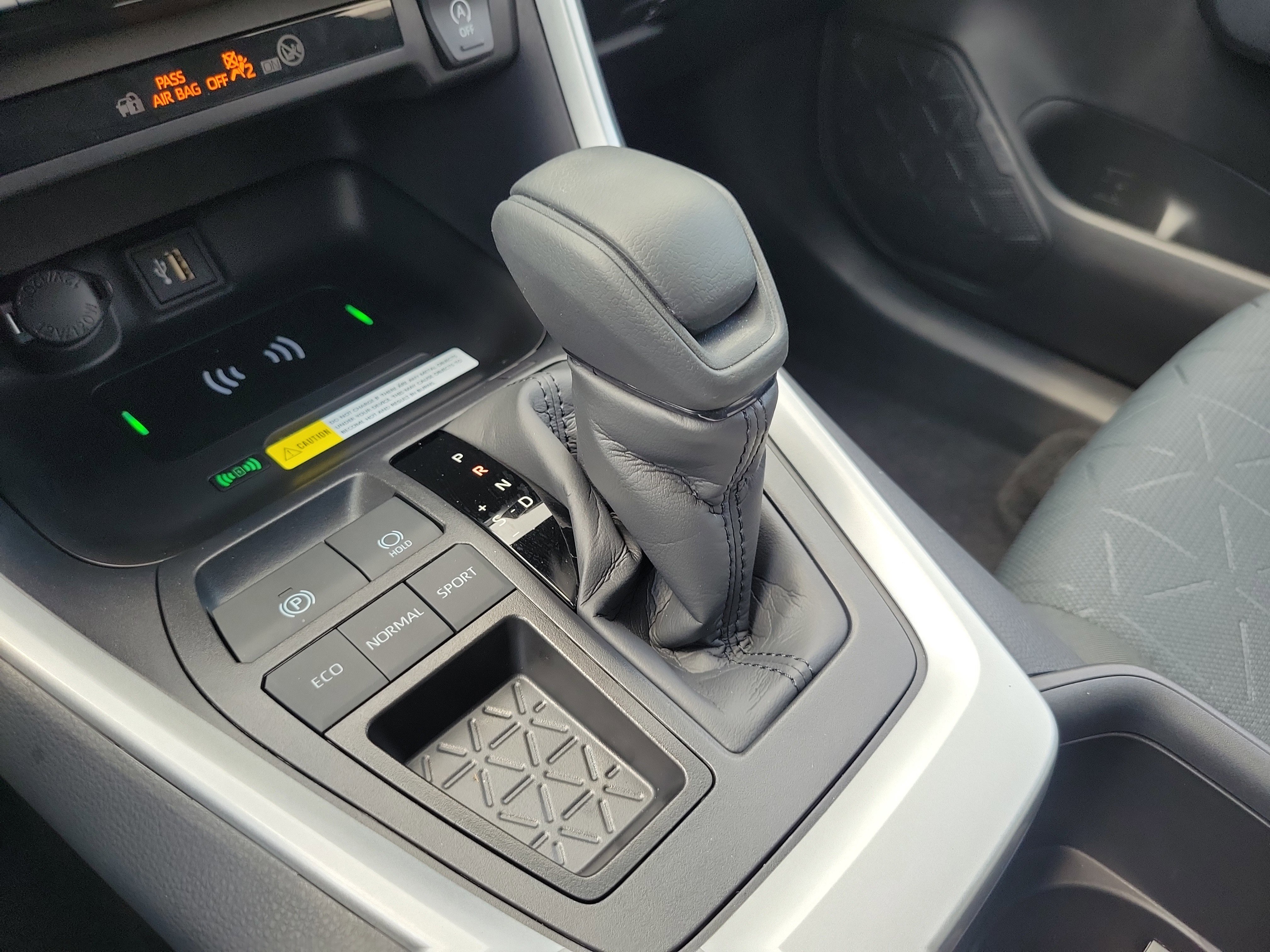 Used 2025 Toyota RAV4 XLE image 28