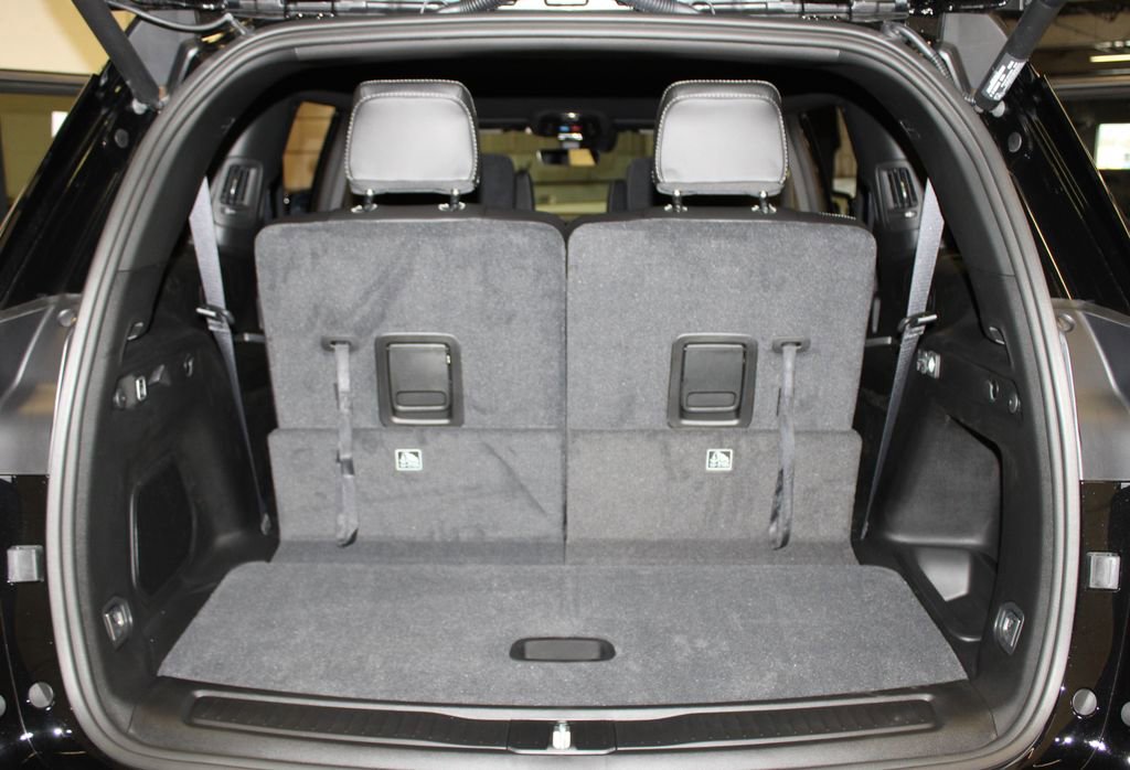 New 2025 Jeep Grand Cherokee L Limited w/ Black Appearance Package image 40