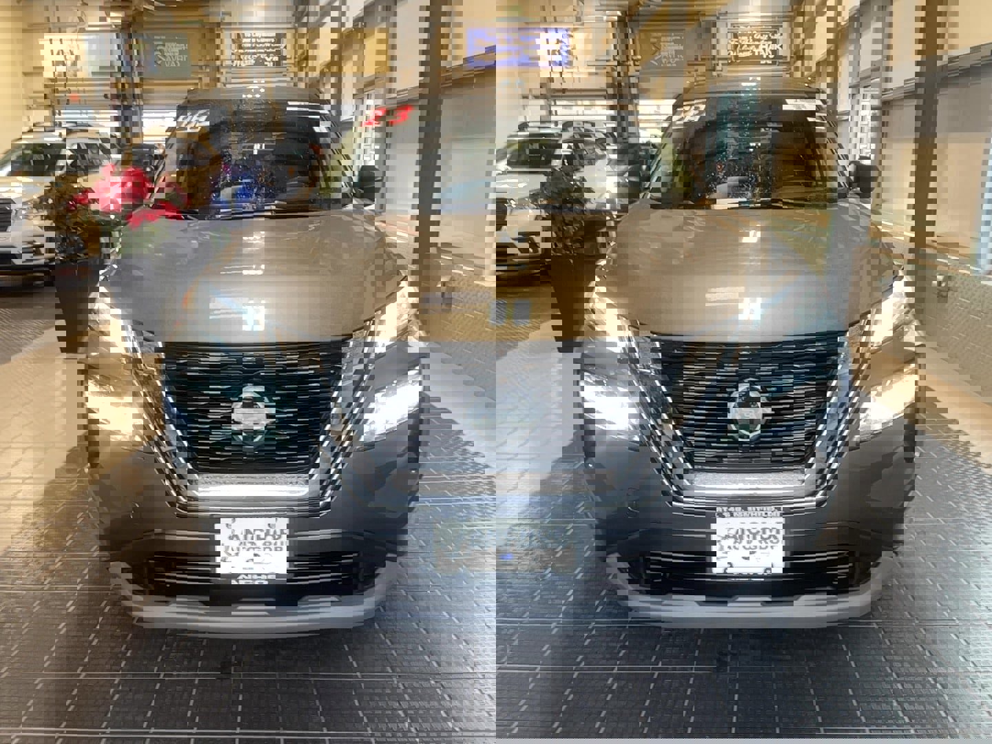 Used 2023 Nissan Rogue S image 2