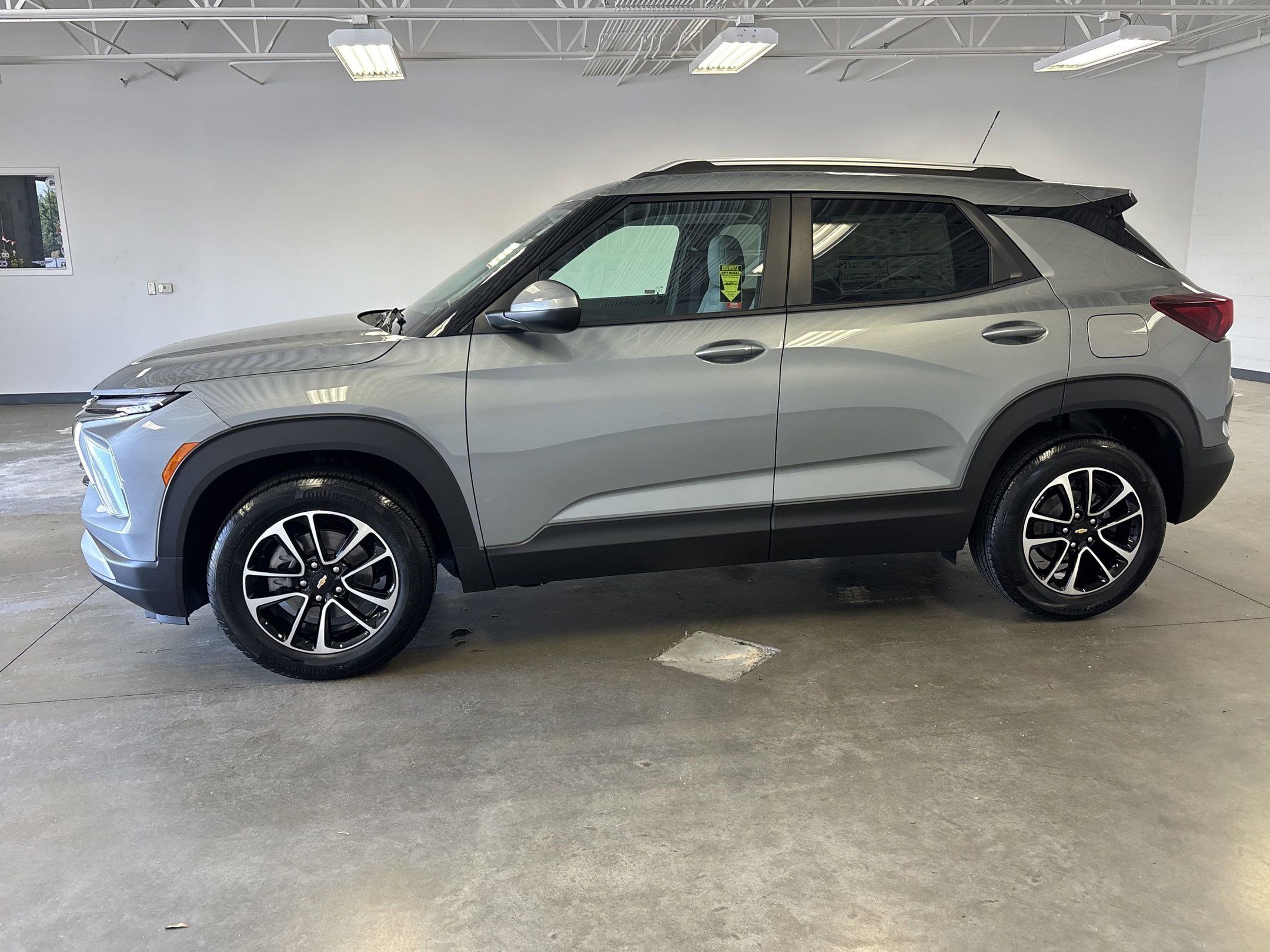 New 2026 Chevrolet TrailBlazer LT w/ Convenience Package image 2