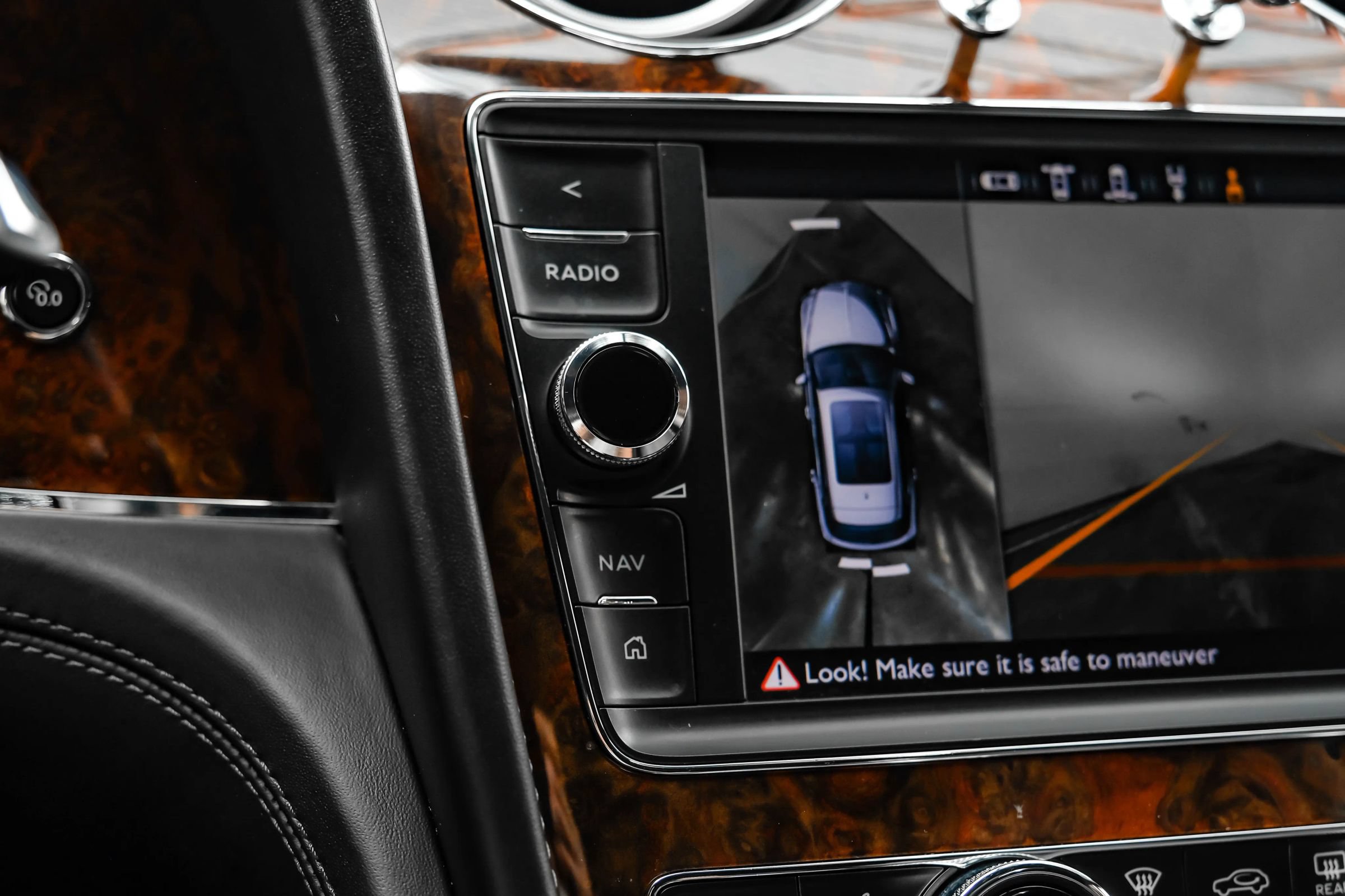 Used 2019 Bentley Bentayga AWD/4WD image 29