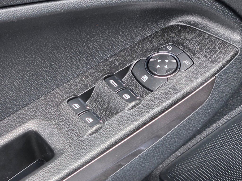 Used 2022 Ford EcoSport SE image 16