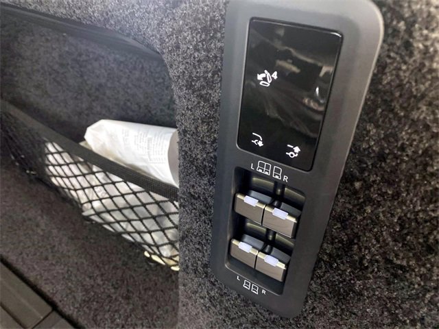 Used 2025 Land Rover Range Rover Long Wheelbase SE image 14