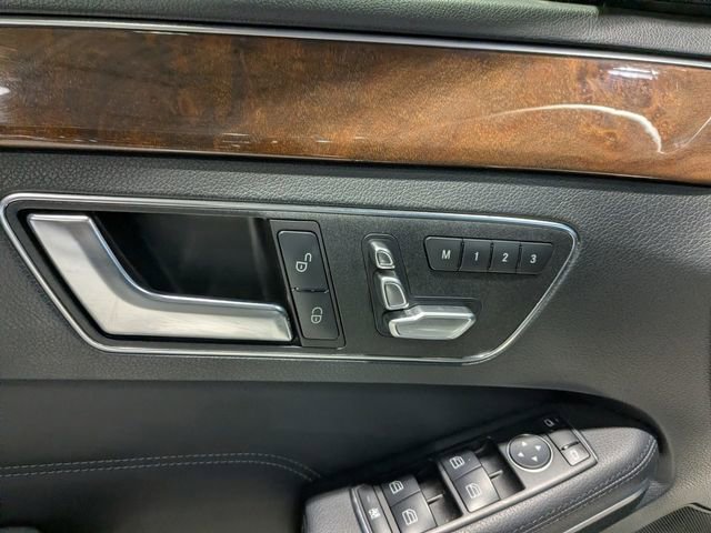 Used 2014 Mercedes-Benz E 250 BlueTEC 4MATIC Sedan image 21