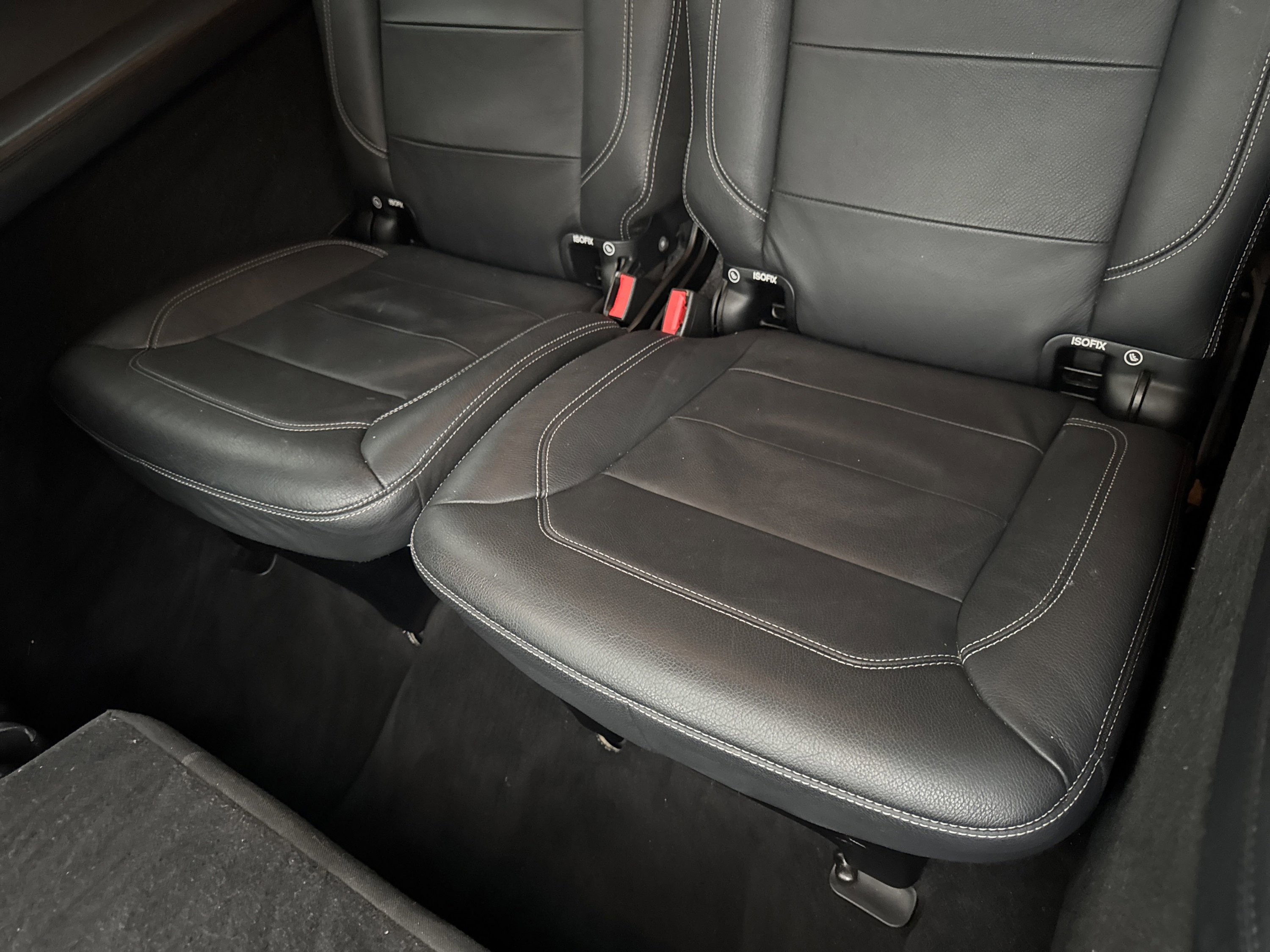 Used 2015 Mercedes-Benz GL 550 4MATIC image 28