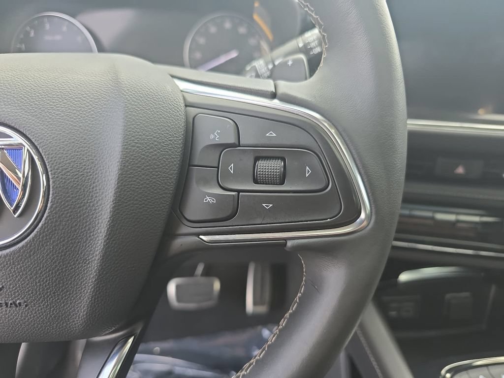 Used 2023 Buick Envision Essence AWD/4WD image 18