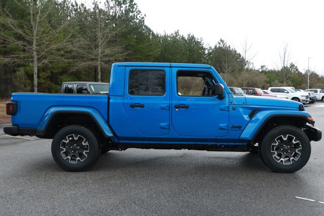New 2026 Jeep Gladiator Sahara image 4