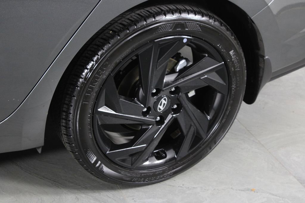 Certified 2026 Hyundai Elantra Sport image 13