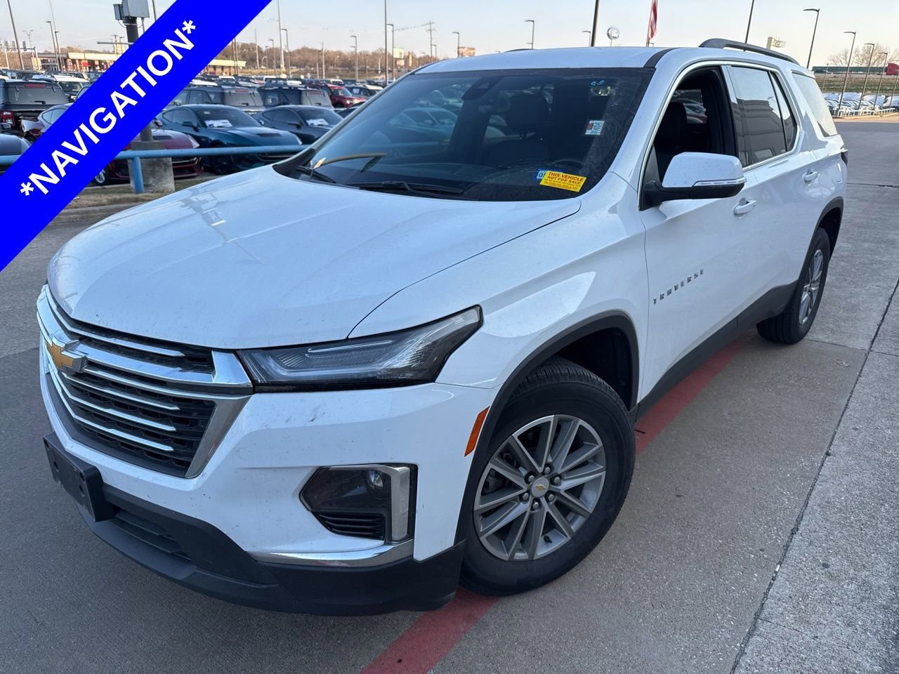 Used 2023 Chevrolet Traverse LT image 1