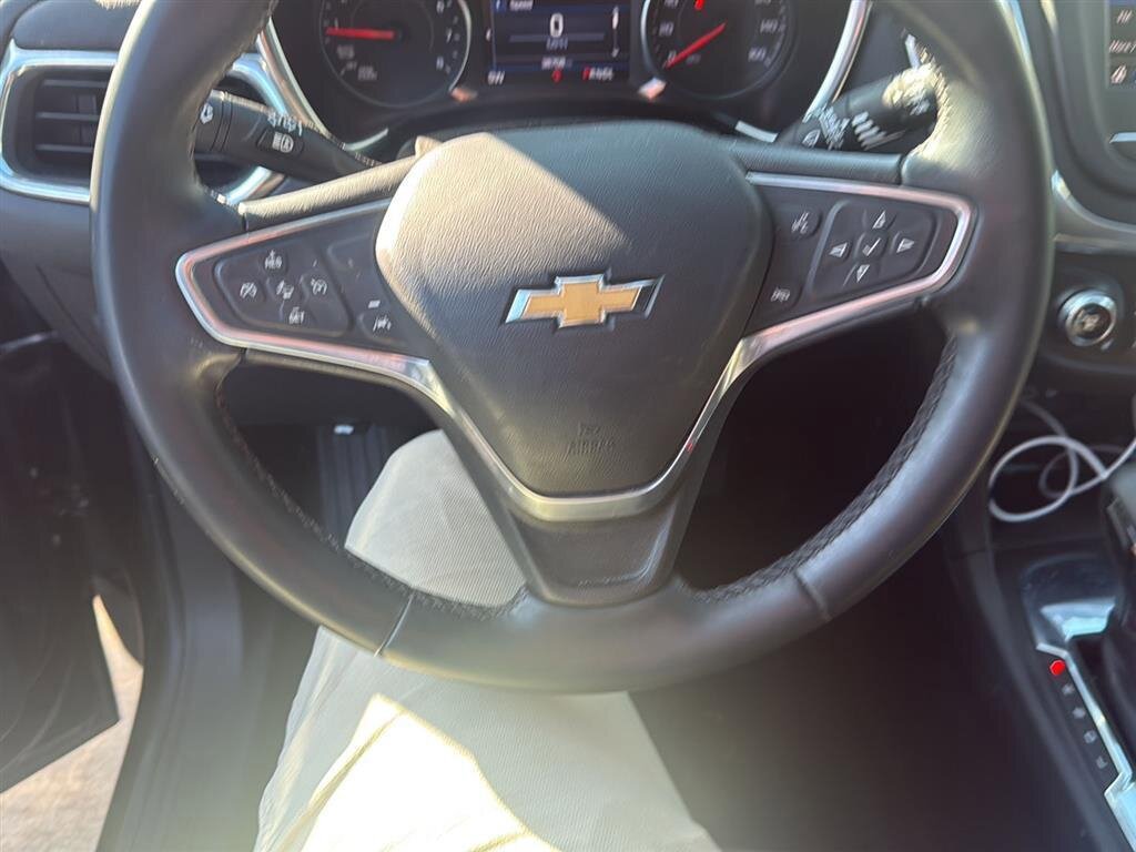 Used 2023 Chevrolet Equinox LT image 4