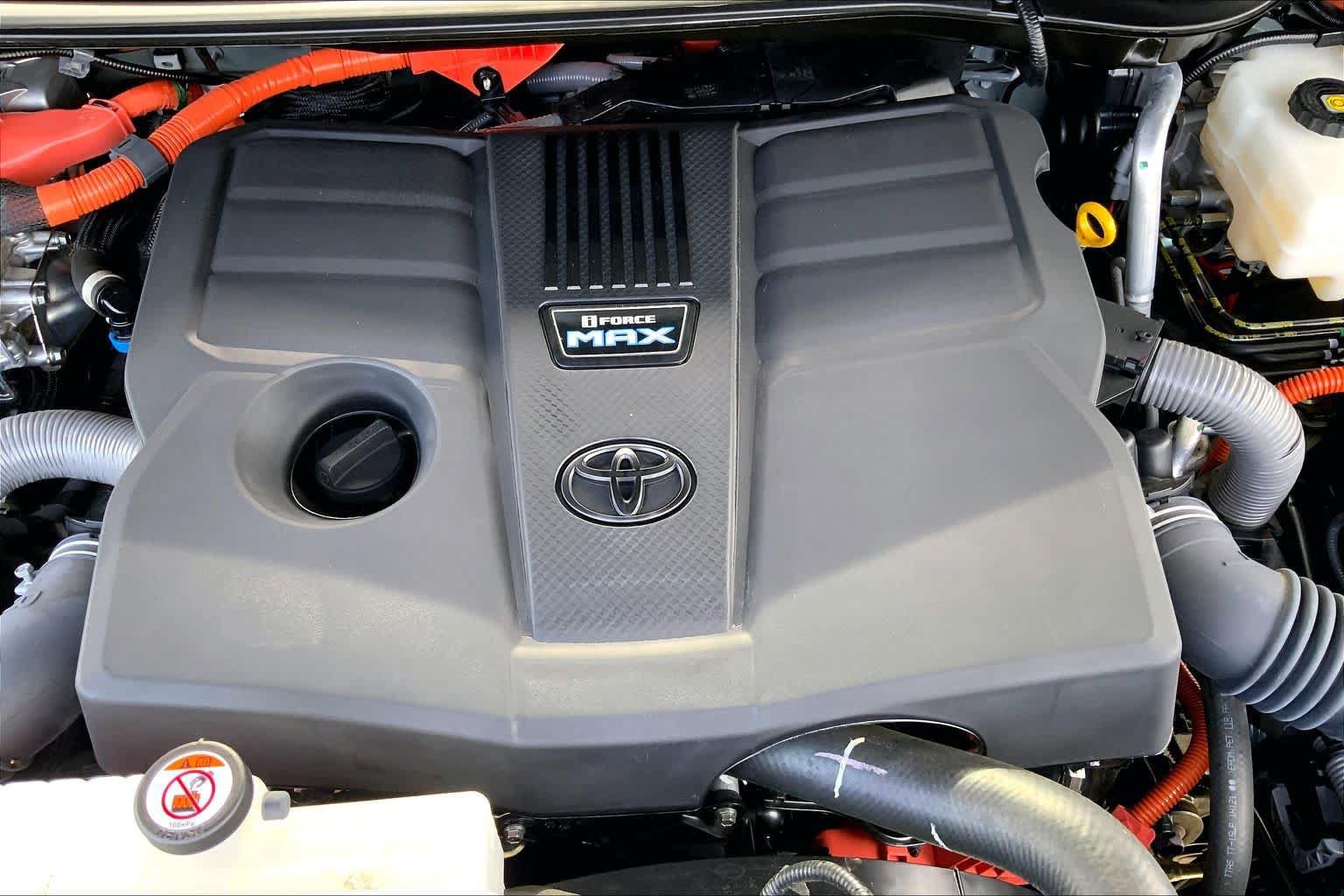 Used 2025 Toyota Tundra Limited AWD/4WD image 30