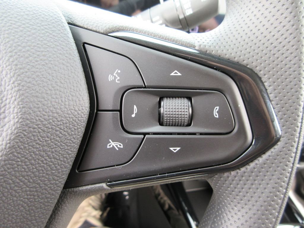 New 2026 Chevrolet Trax LT w/ LPO, Blackout Package FWD image 25