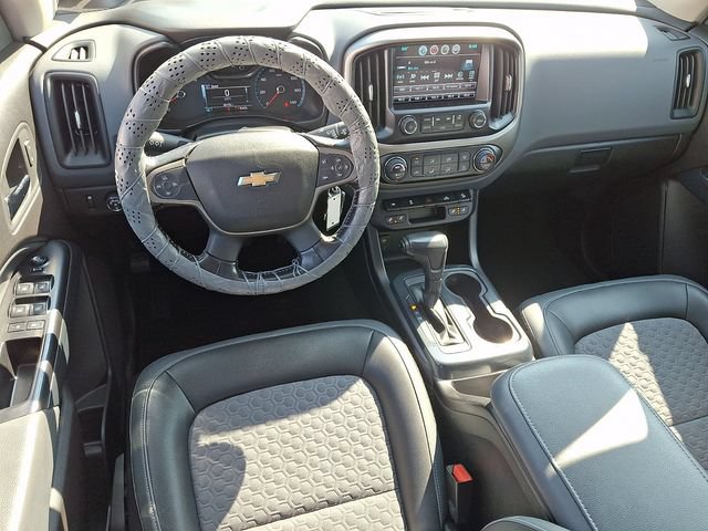 Used 2017 Chevrolet Colorado Z71 AWD/4WD image 2