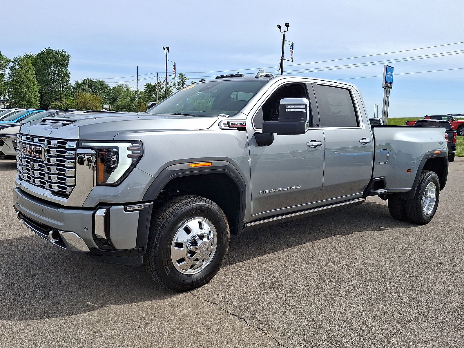 New 2026 GMC Sierra 3500 Denali w/ Denali Reserve Package AWD/4WD image 10