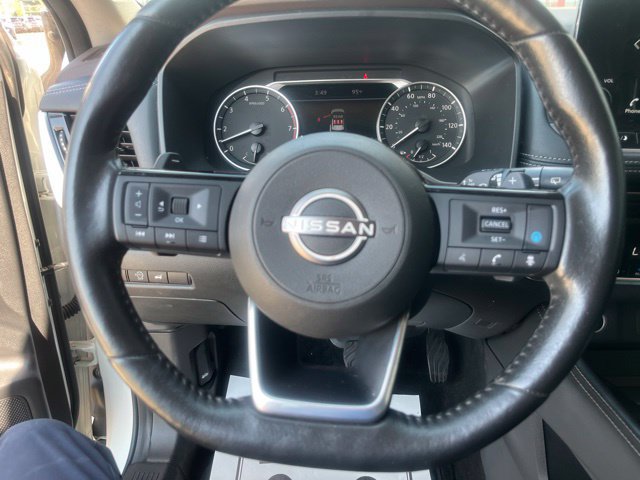 Used 2023 Nissan Rogue SL w/ SL Premium Package FWD image 13
