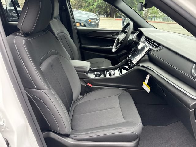 New 2026 Jeep Grand Cherokee Laredo AWD/4WD image 9