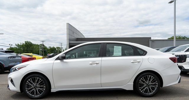 Used 2023 Kia Forte GT-Line w/ GT-Line Premium Package FWD image 9