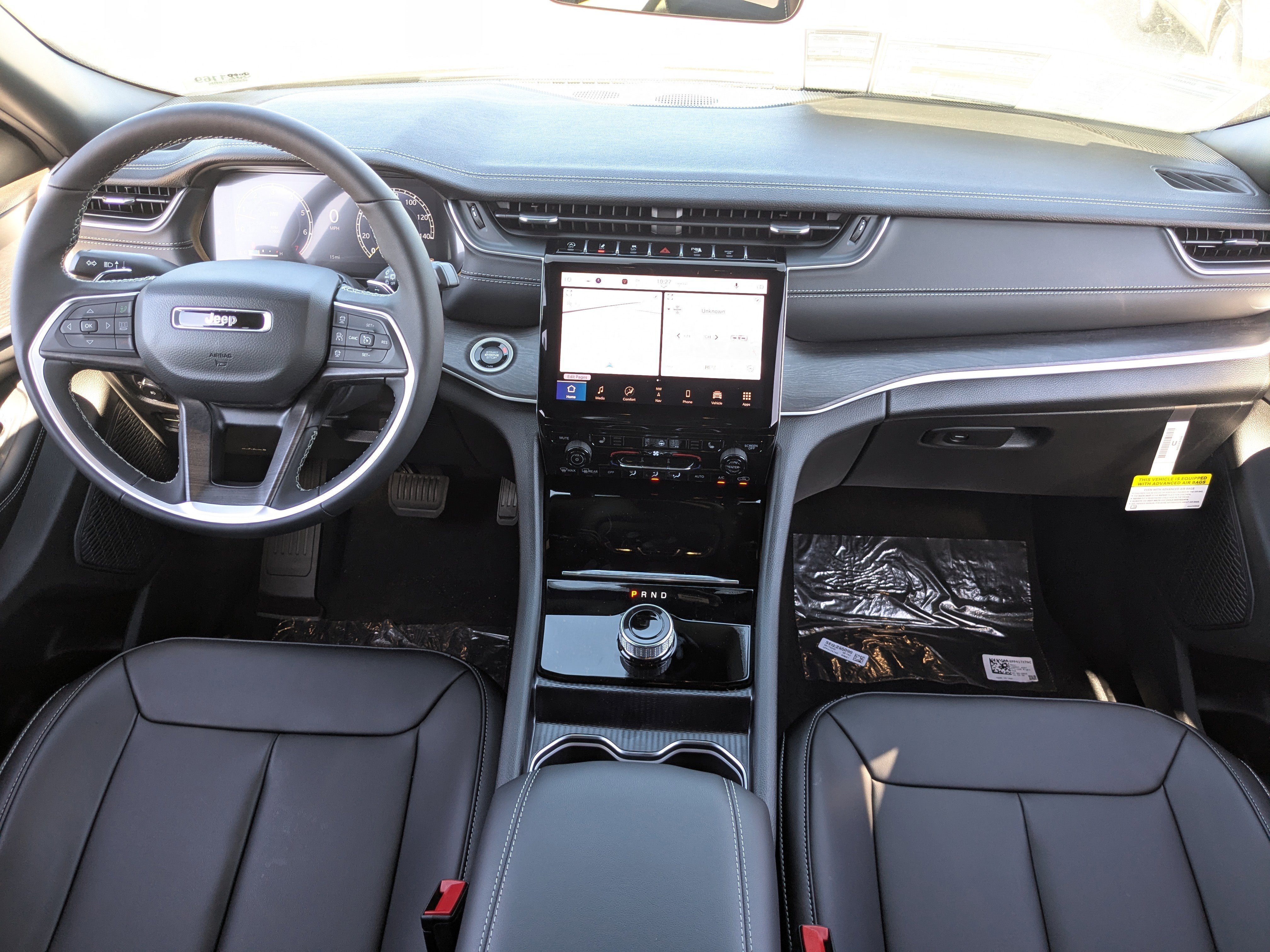New 2025 Jeep Grand Cherokee Limited w/ Black Appearance Package RWD image 12