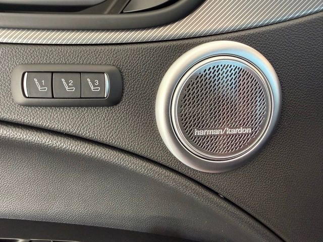 New 2025 Alfa Romeo Stelvio Sprint image 19