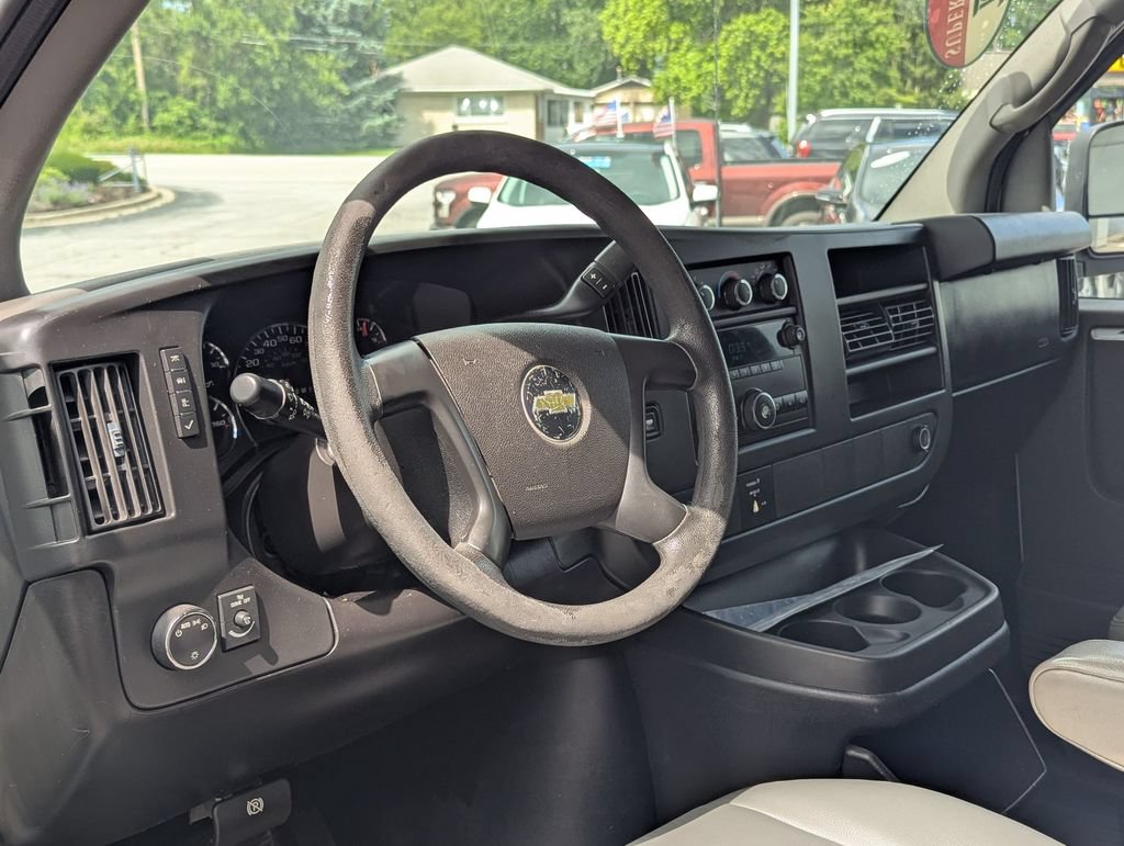 Used 2014 Chevrolet Express 2500 RWD image 9