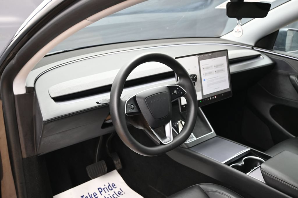 Used 2026 Tesla Model Y Long Range RWD image 16